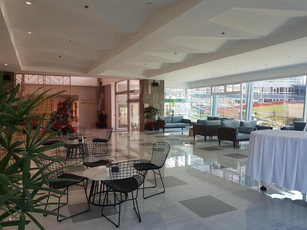 Travelite Hotel Legarda Baguio City Kültér fotó